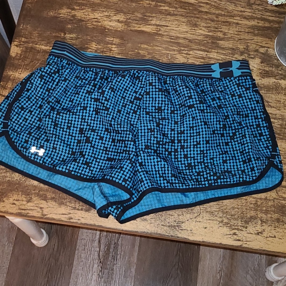 Under Armour shorts large
